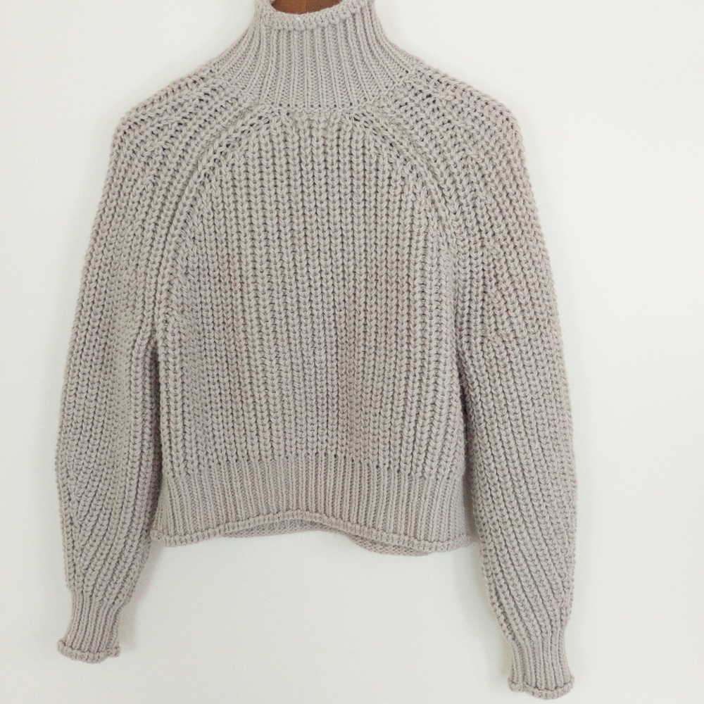 H&M High Neck Ribbed Sweater Size Small - Picture 7 of 7